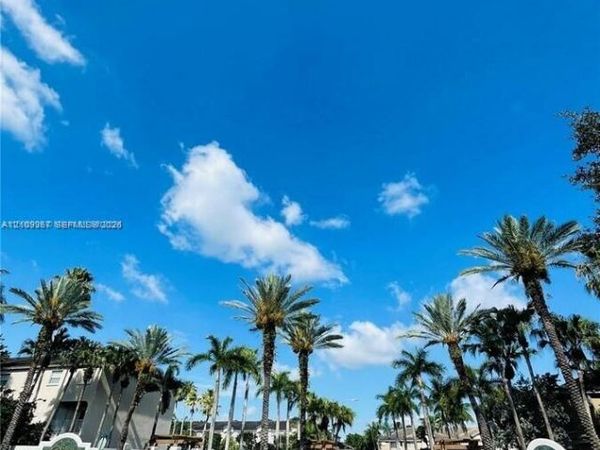 5610 NW 114th Pl , Unit 212, Doral, FL 33178