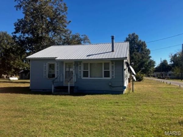 210 Dixie Street , Parma, MO 63870