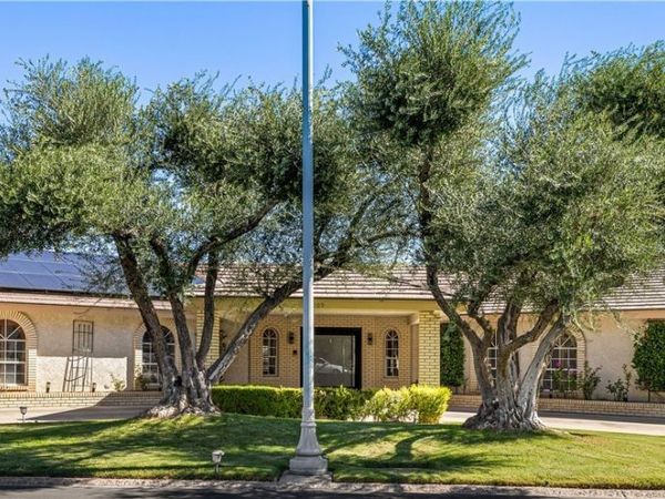 209 Dalmatian Lane , Las Vegas, NV 89107