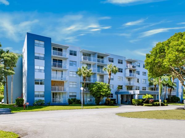 500 Executive Center Drive, Unit 5M, West Palm Beach, FL 33401