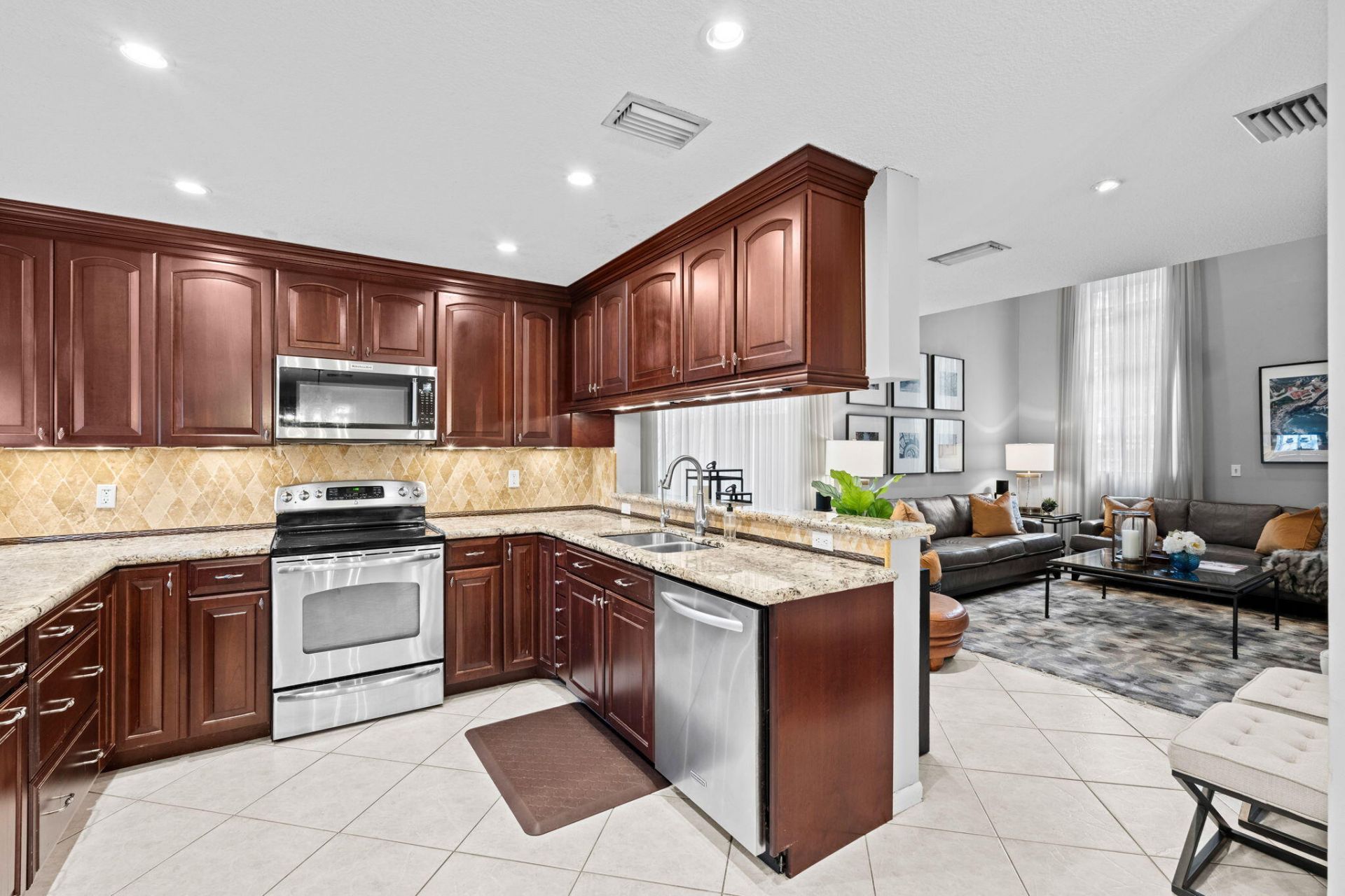 9843 NW 2nd Court, Plantation, FL 33324 Photo