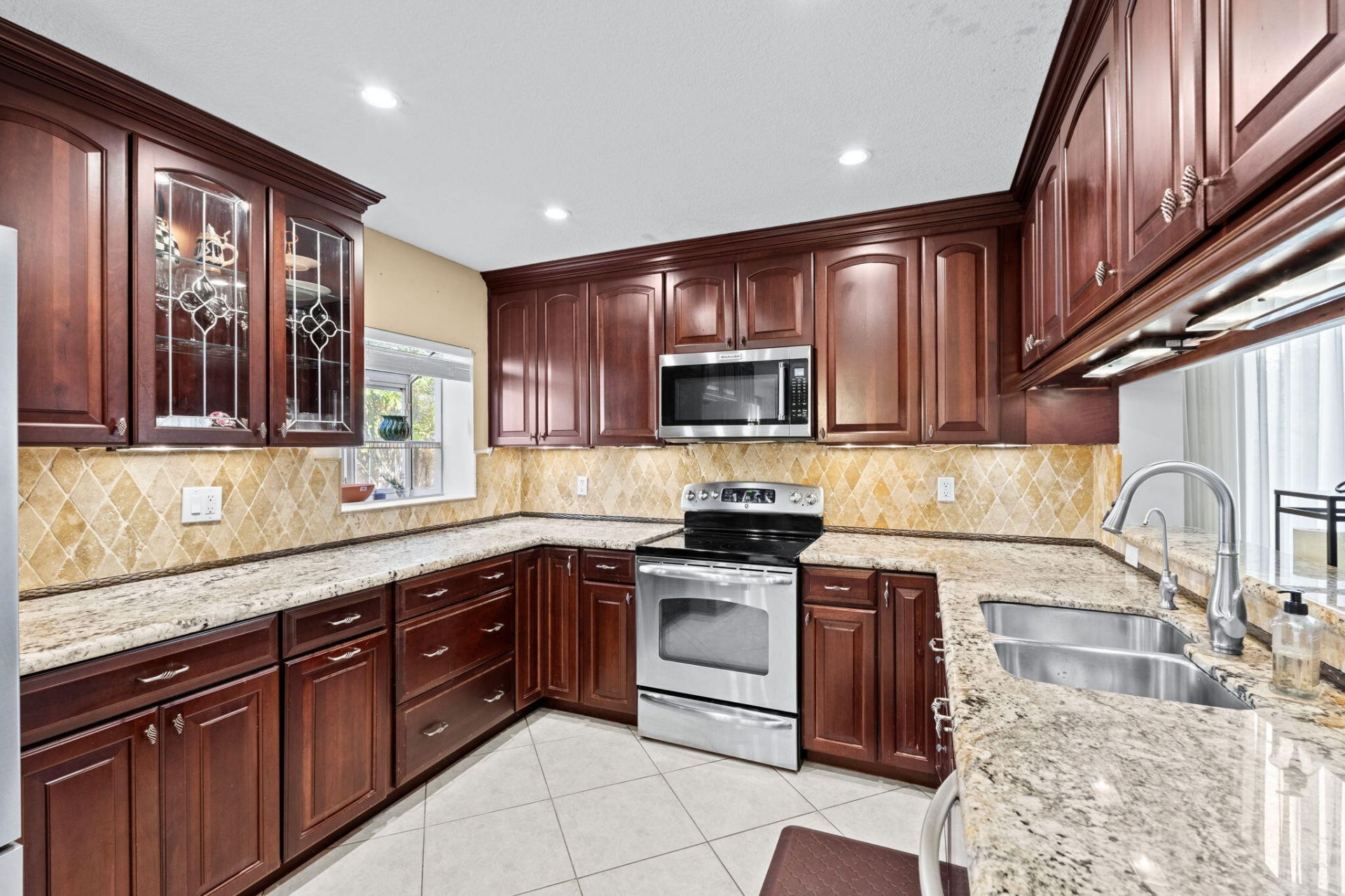 9843 NW 2nd Court, Plantation, FL 33324 Photo