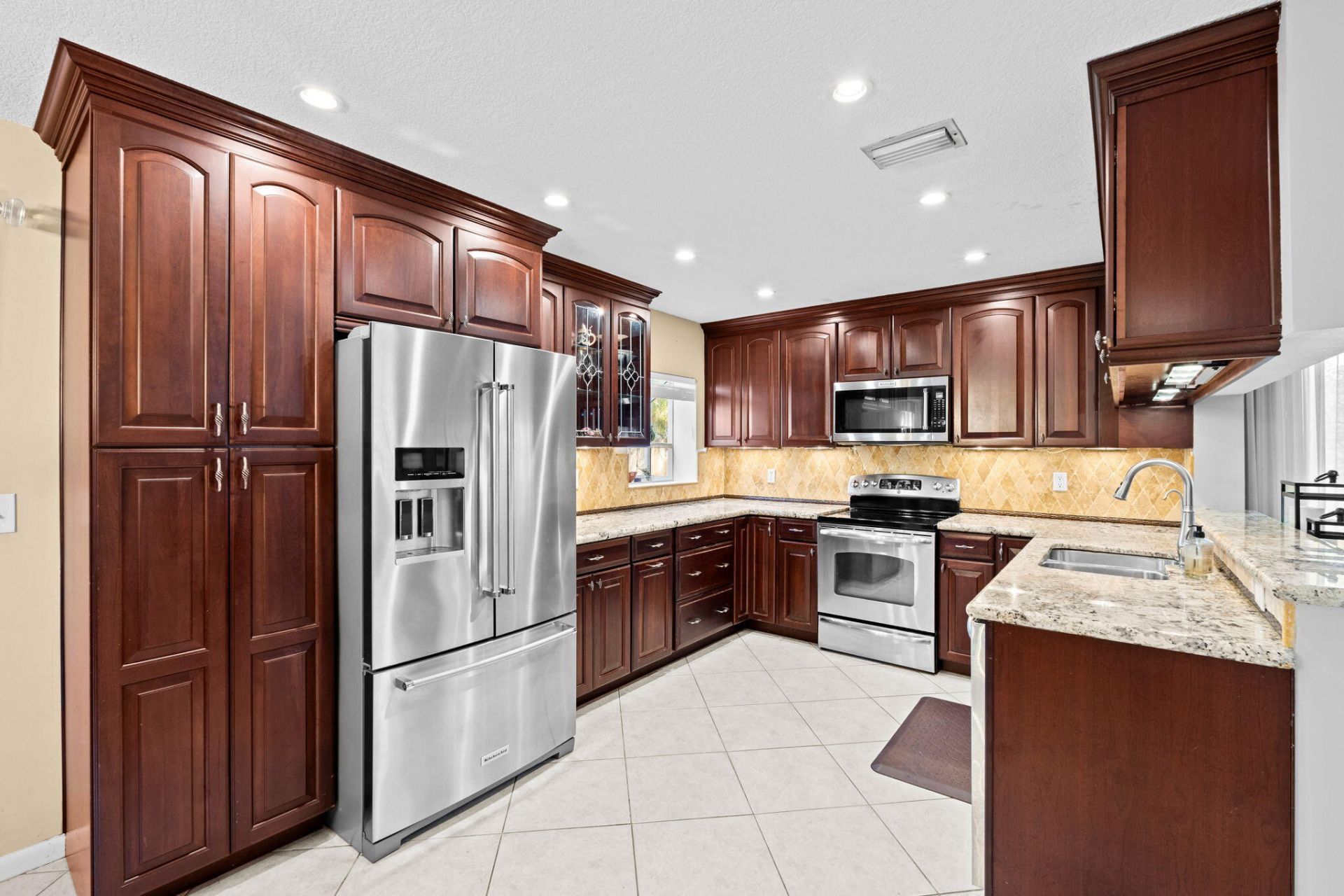 9843 NW 2nd Court, Plantation, FL 33324 Photo