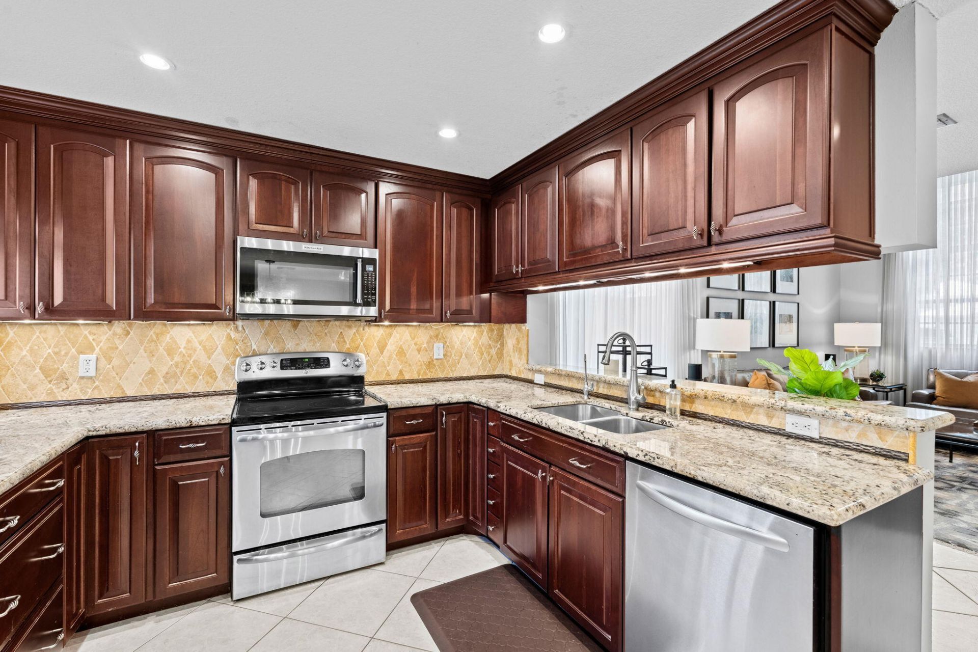 9843 NW 2nd Court, Plantation, FL 33324 Photo