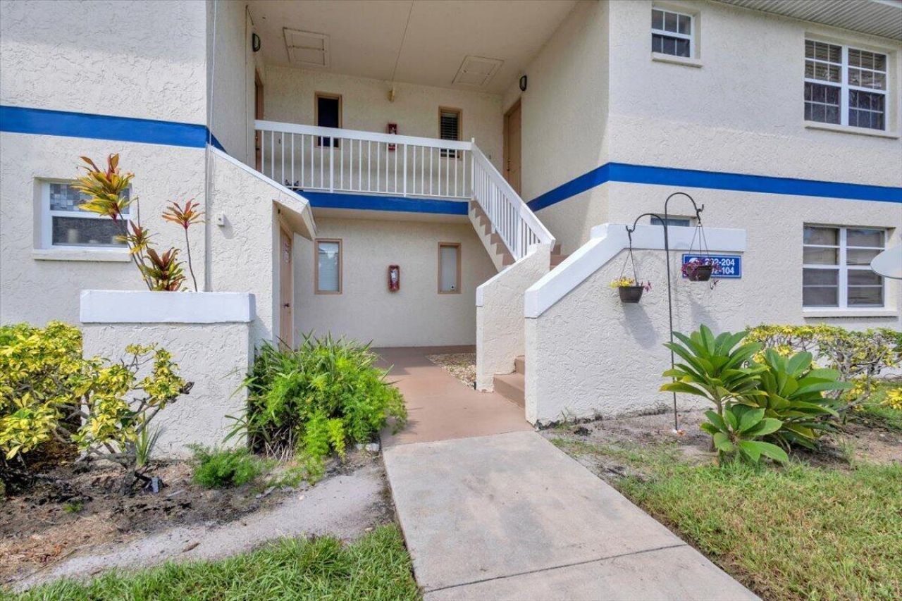 1529 SE Royal Green Circle, Unit 102, Port Saint Lucie, FL 34952 Photo