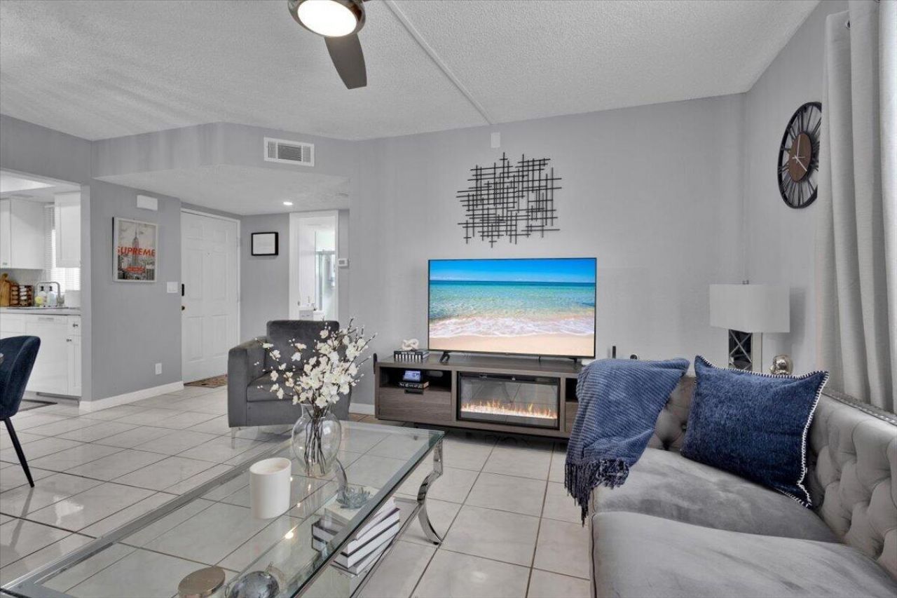 1529 SE Royal Green Circle, Unit 102, Port Saint Lucie, FL 34952 Photo