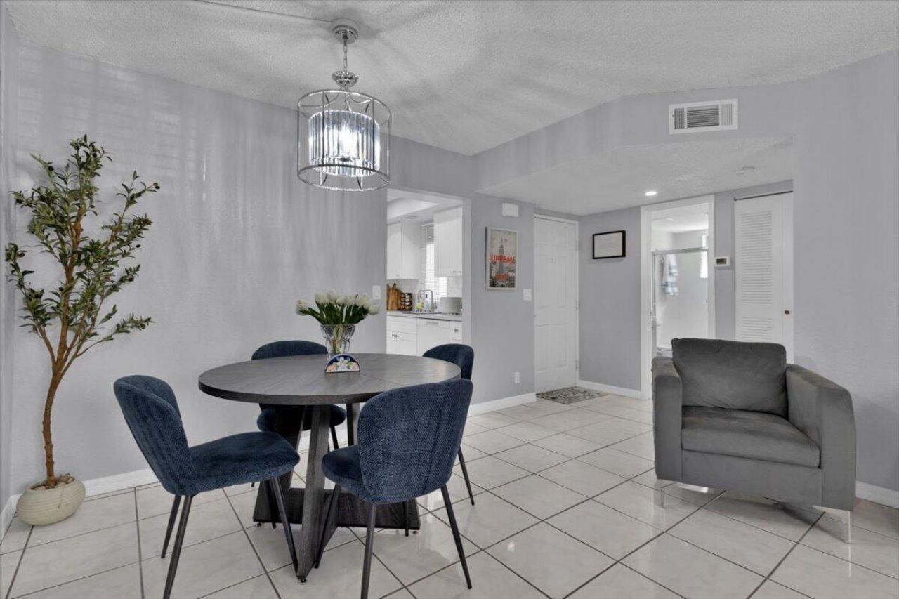 1529 SE Royal Green Circle, Unit 102, Port Saint Lucie, FL 34952 Photo