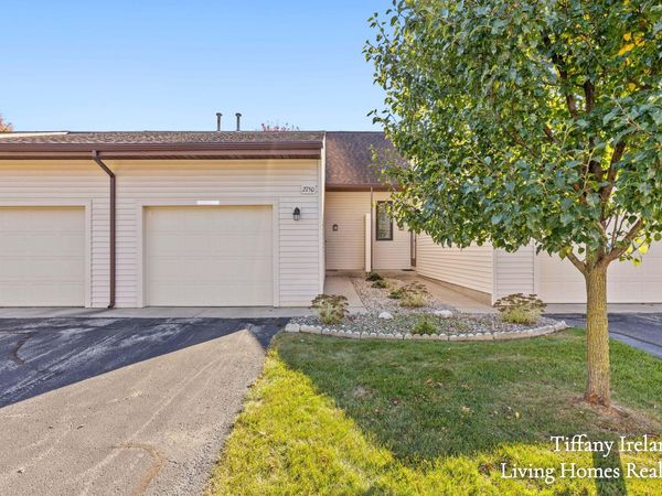 2750 Stonebluff Drive SW, Wyoming, MI 49519