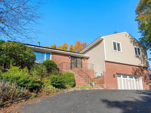 5 Pebble Place, Stoneham, MA 02180