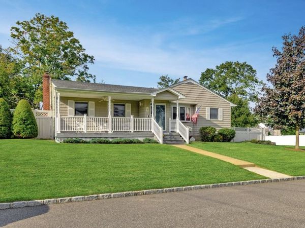 1040 4th Street, West Babylon, NY 11704