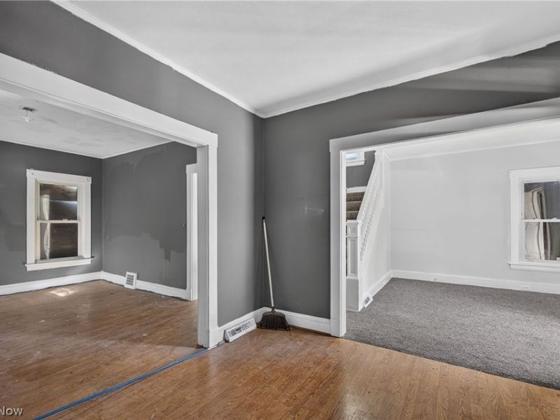 890 E 75th Street, Cleveland, OH 44103 Photo 3