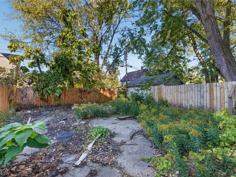 890 E 75th Street, Cleveland, OH 44103 Photo 32
