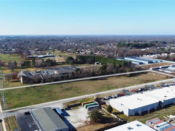 1025 Hudson Road , Rogers, AR 72756