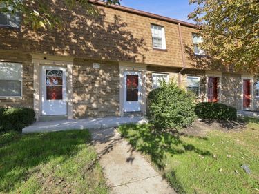 5702 Beechcroft Road , Unit D, Columbus, OH 43229