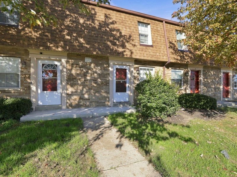 5702 Beechcroft Road, Unit D, Columbus, OH 43229 Photo 1