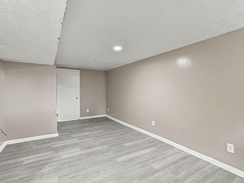 5702 Beechcroft Road, Unit D, Columbus, OH 43229 Photo 15