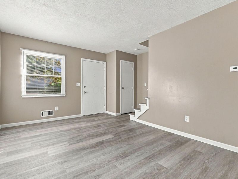 5702 Beechcroft Road, Unit D, Columbus, OH 43229 Photo 4