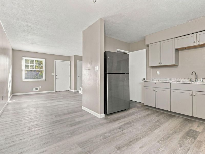 5702 Beechcroft Road, Unit D, Columbus, OH 43229 Photo 6