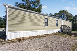 2414 Shoreline Drive Sw photo 4