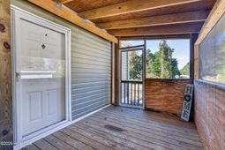 2414 Shoreline Drive Sw photo 4