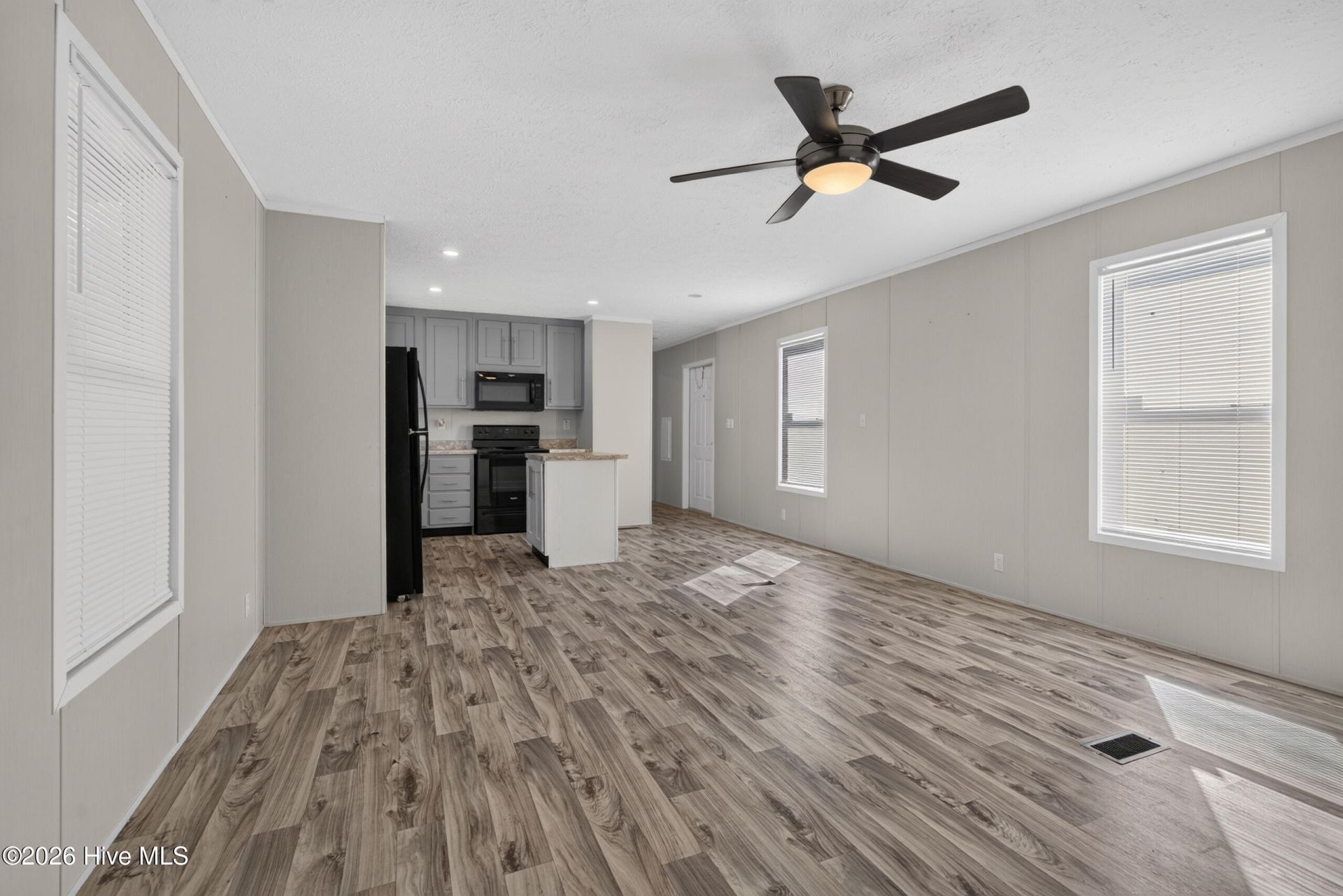 2414 Shoreline Drive Sw Photo 6