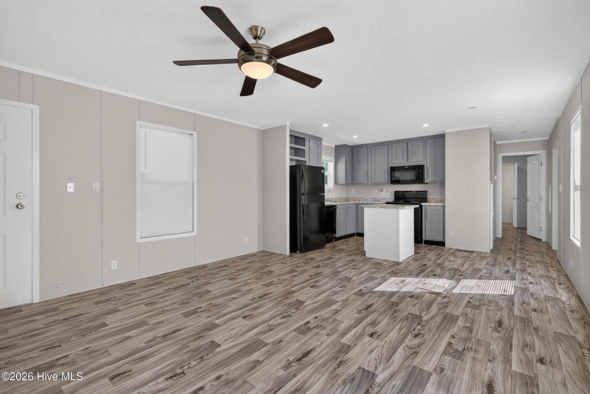 2414 Shoreline Drive Sw Photo 7