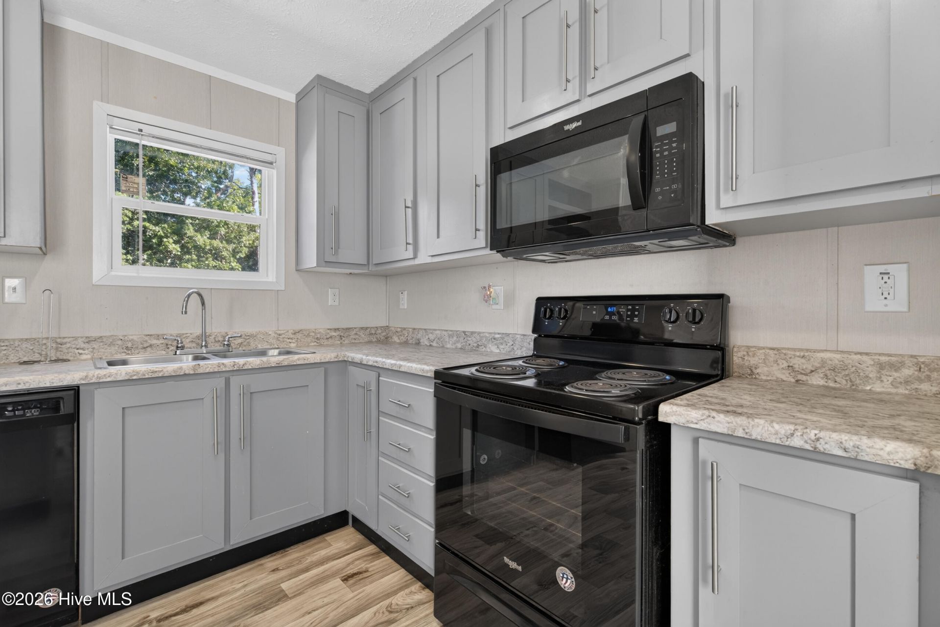 2414 Shoreline Drive Sw Photo 9