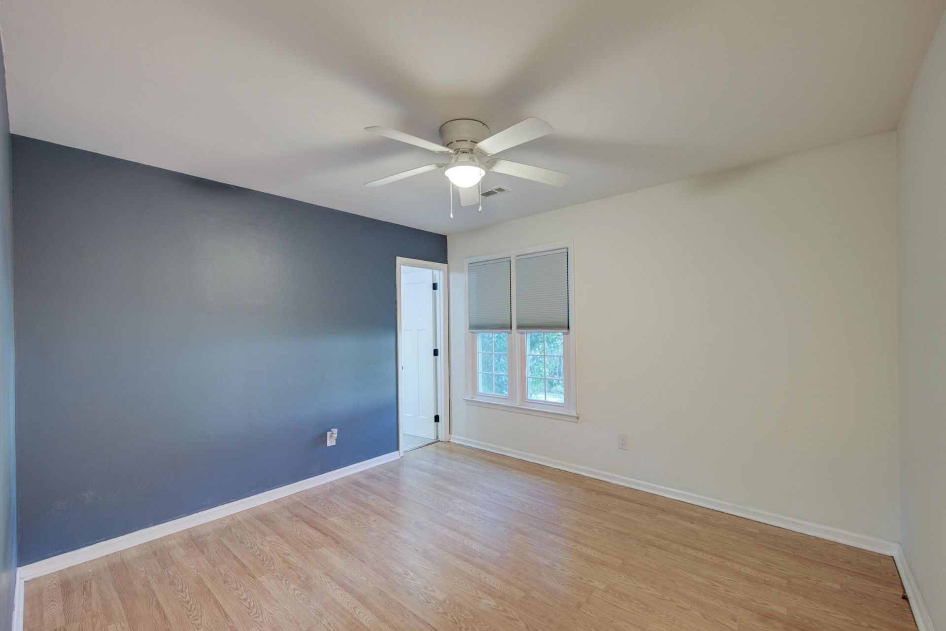 628 Semaht Street Photo 14