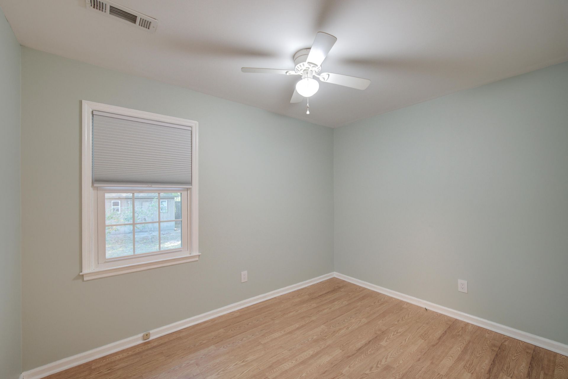 628 Semaht Street Photo 22