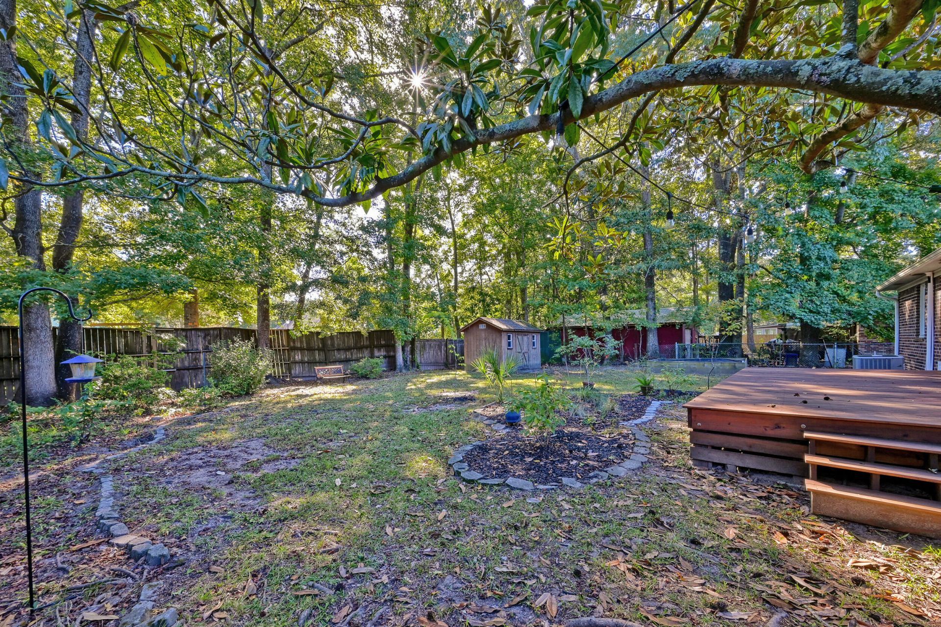 628 Semaht Street Photo 25