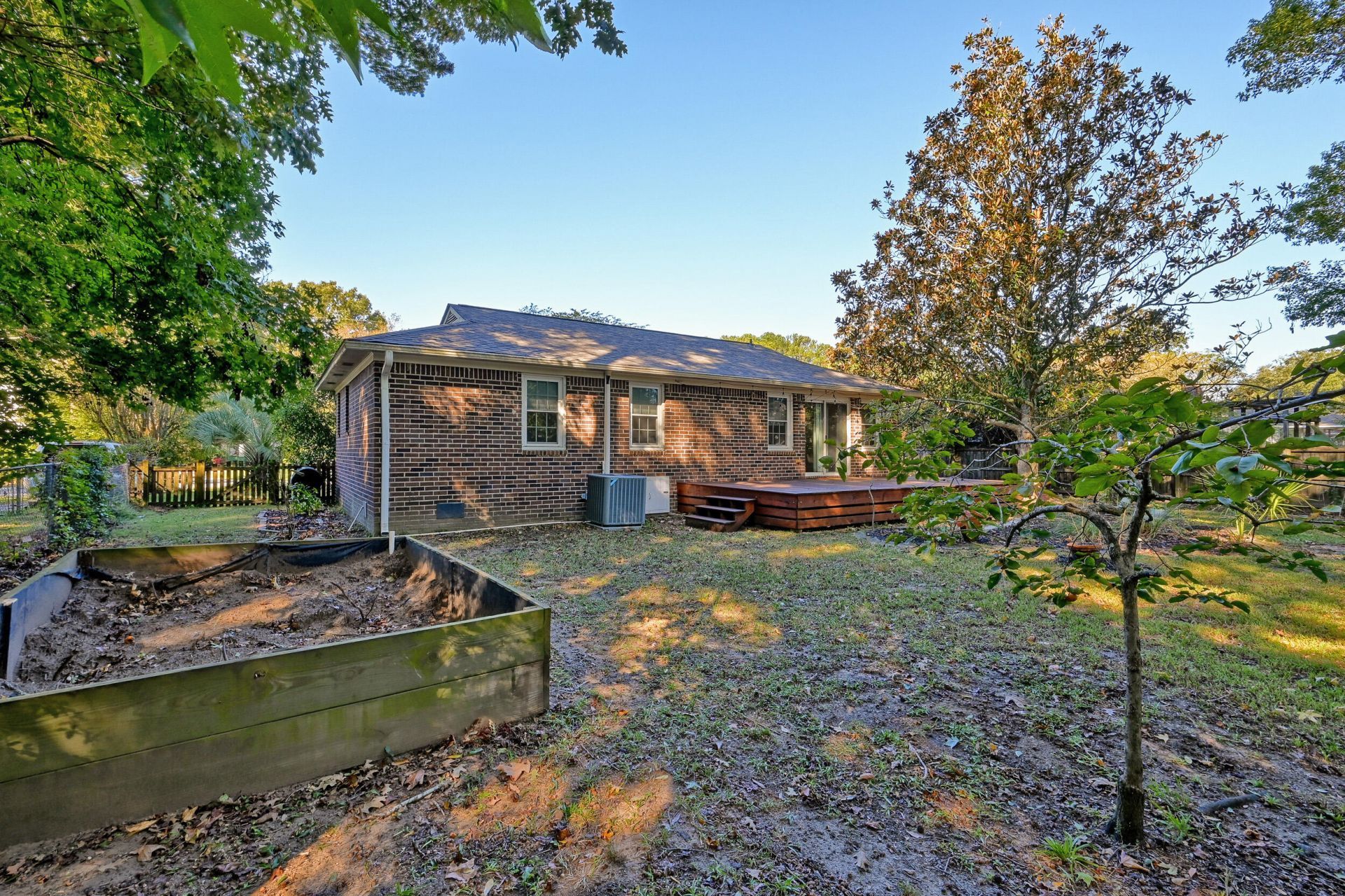 628 Semaht Street Photo 26