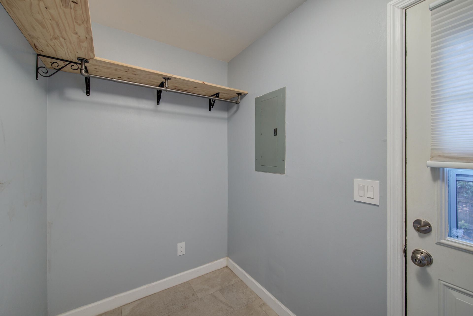 628 Semaht Street Photo 34