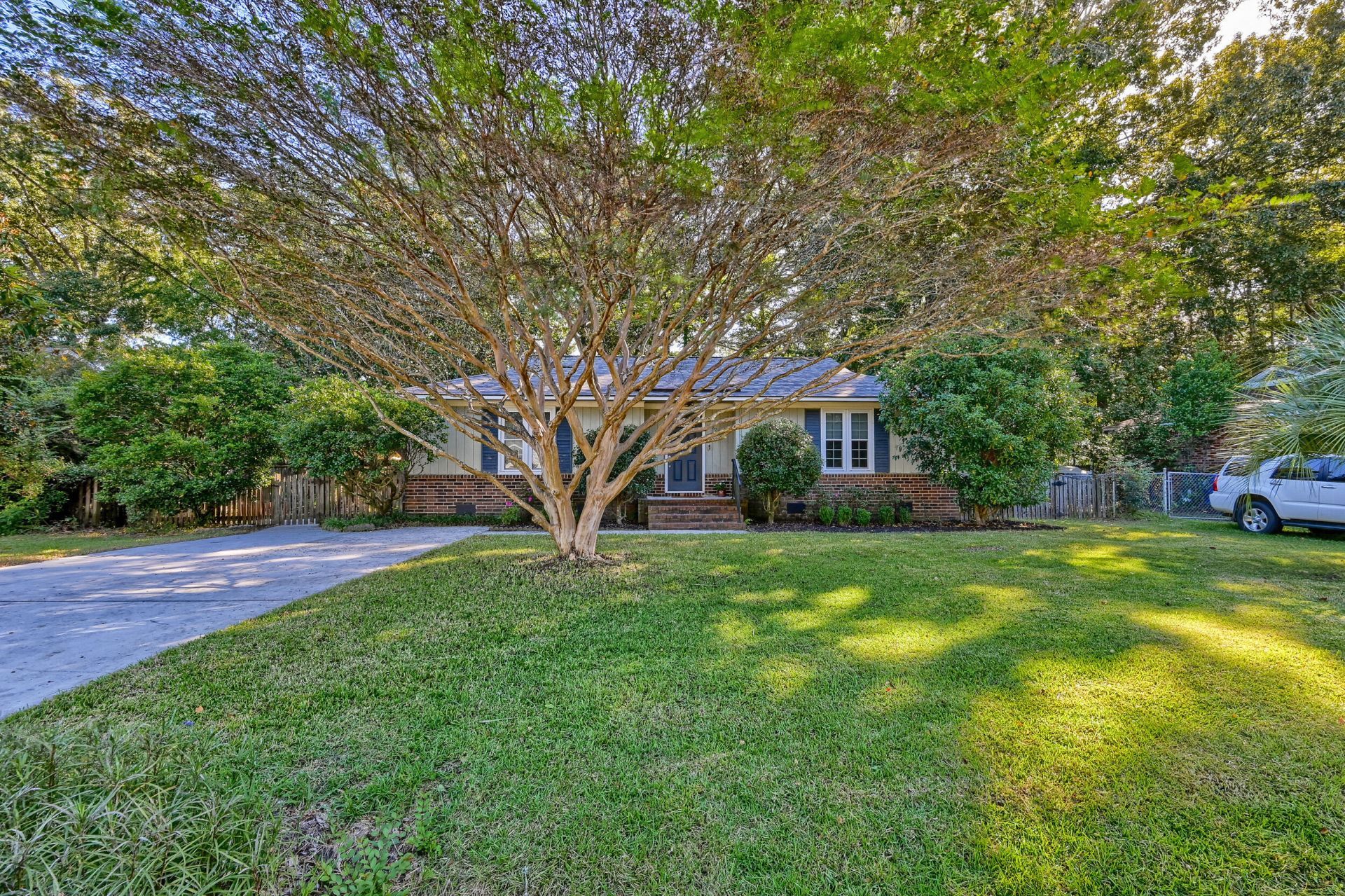 628 Semaht Street Photo 41