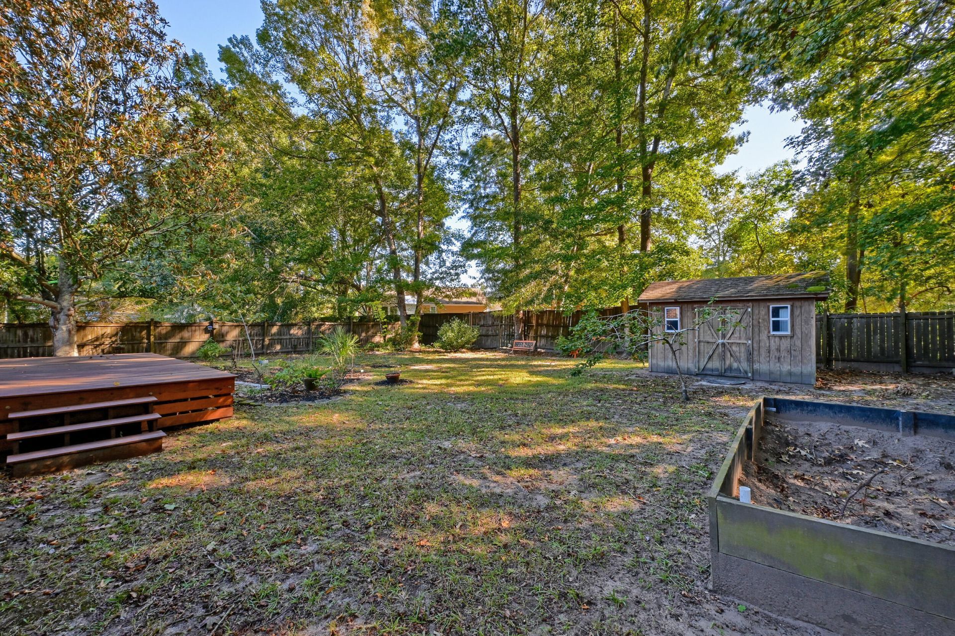 628 Semaht Street Photo 8