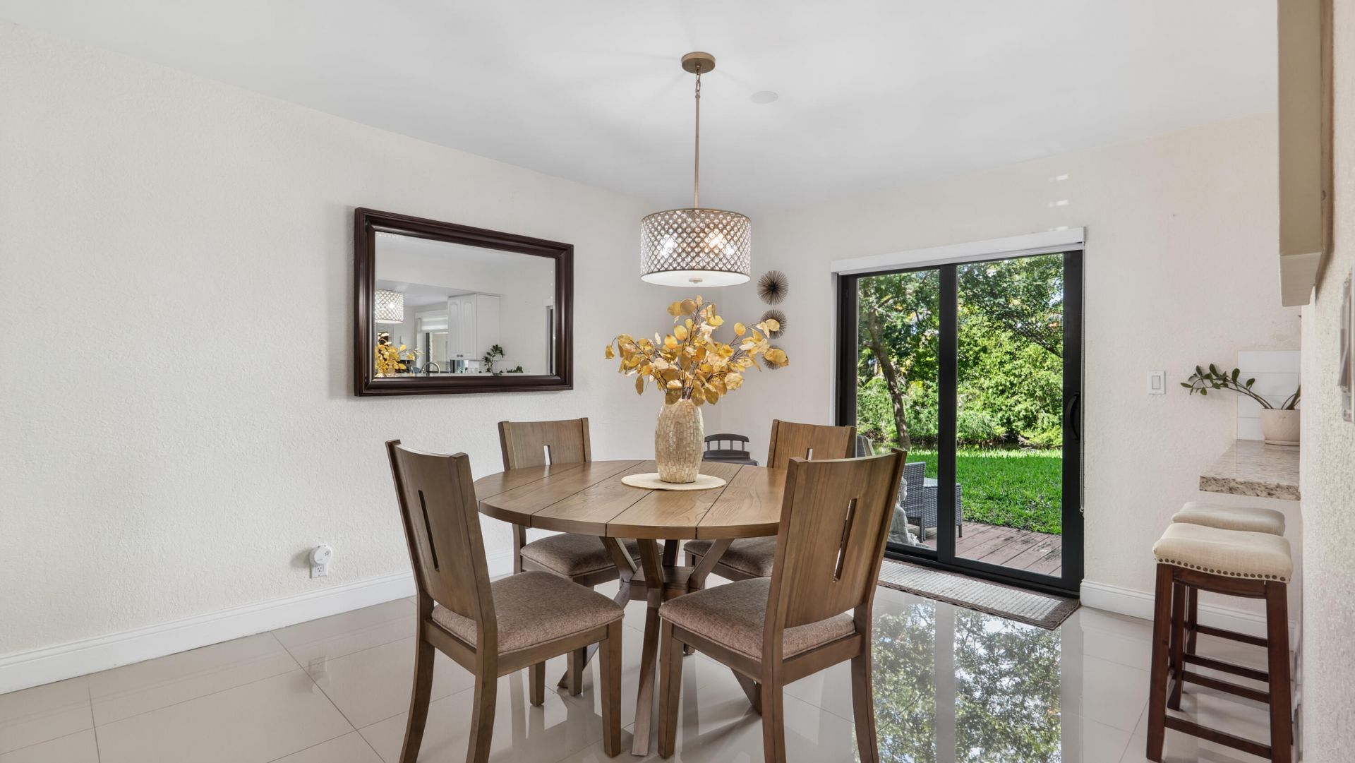 219 Wimbledon Lakes Drive, Plantation, FL 33324 Photo