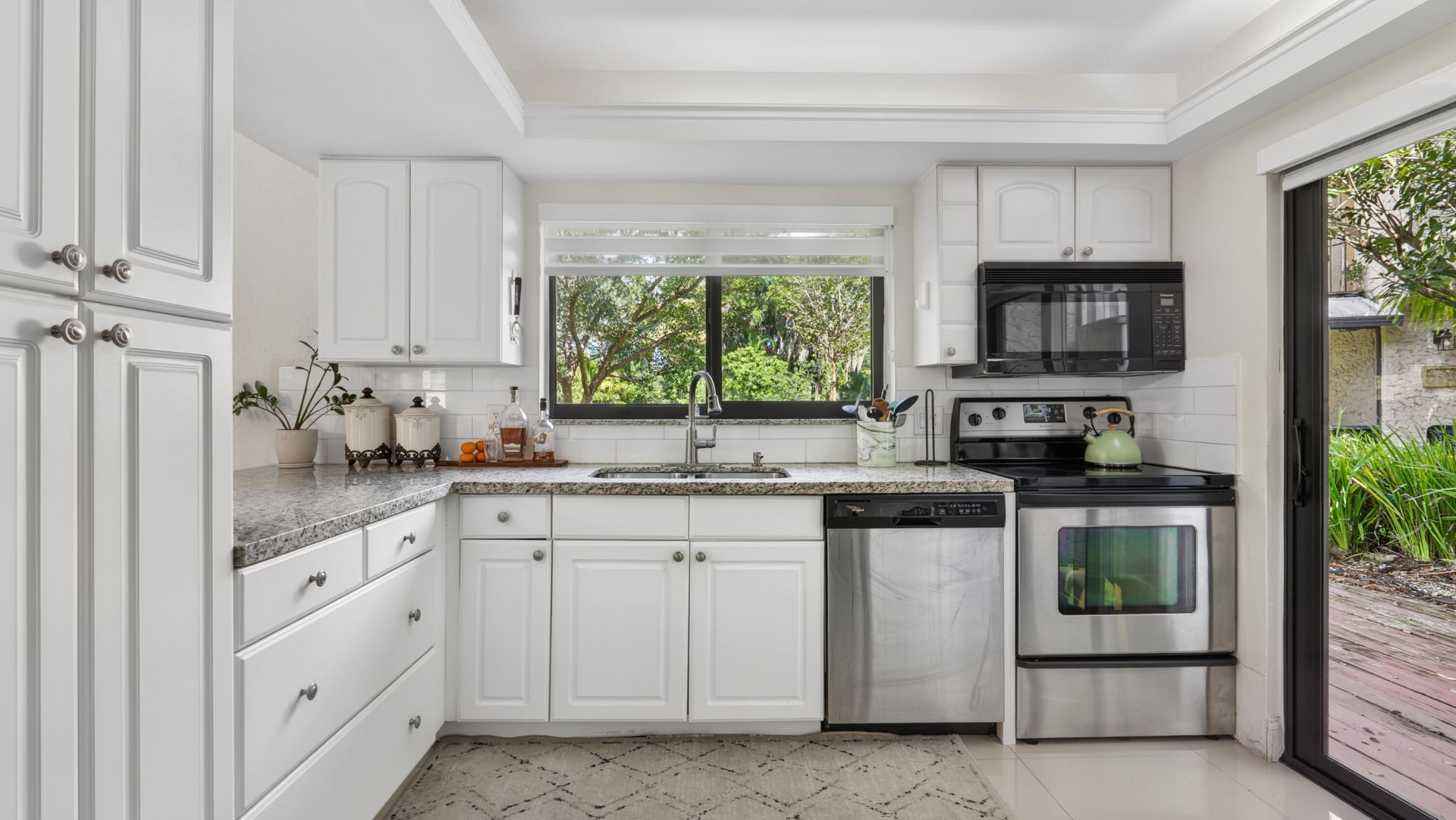 219 Wimbledon Lakes Drive, Plantation, FL 33324 Photo