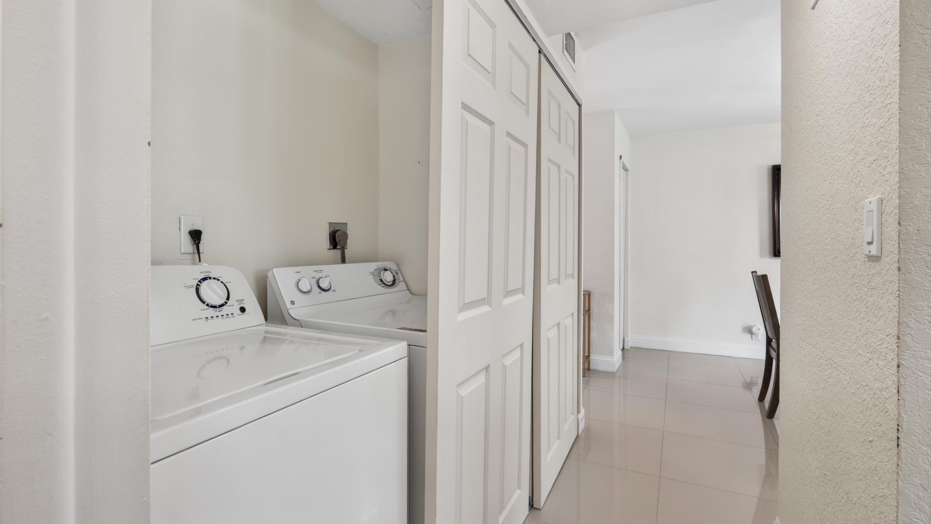219 Wimbledon Lakes Drive, Plantation, FL 33324 Photo