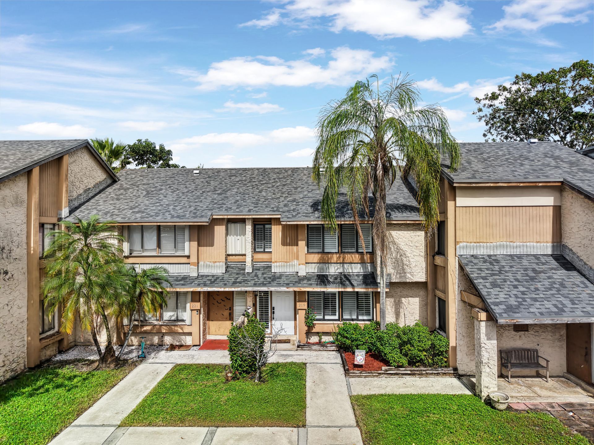 219 Wimbledon Lakes Drive, Plantation, FL 33324 Photo