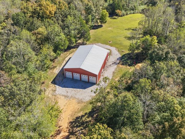 135 Regina Ln , Hohenwald, TN 38462