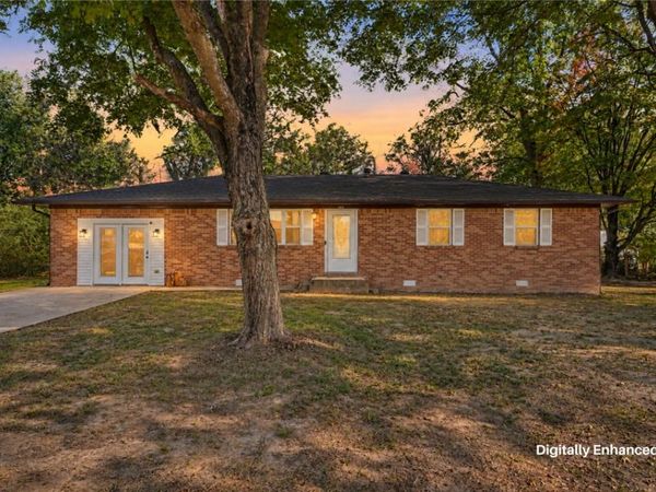 1050 Asboth Street , Pea Ridge, AR 72751