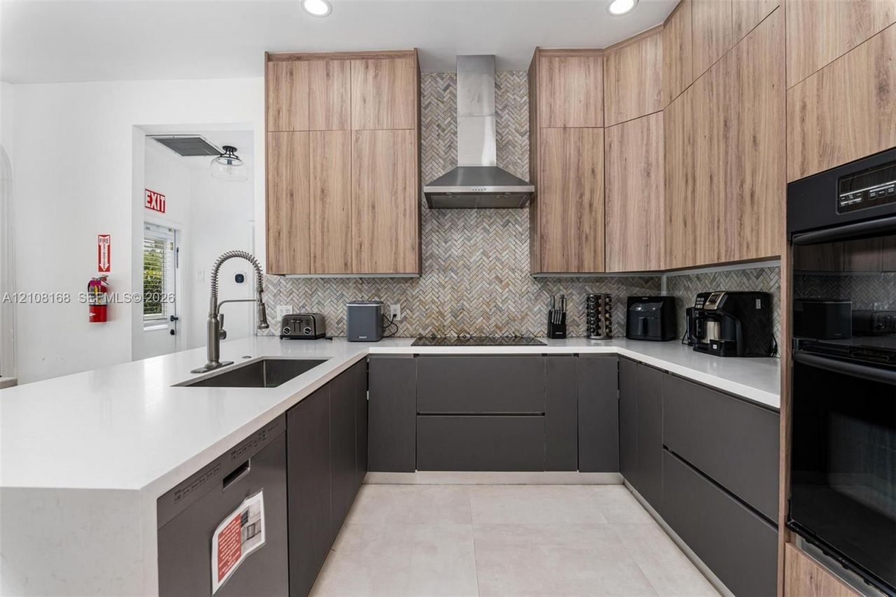 5100 NW 76th Pl , Pompano Beach, FL 33073 Photo