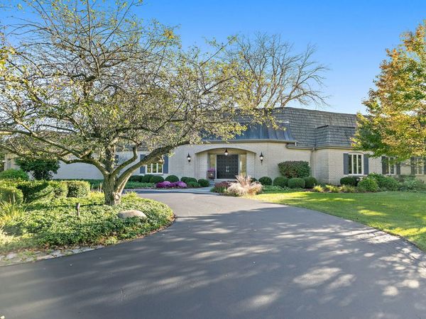 418 W County Line Road , Barrington Hills, IL 60010