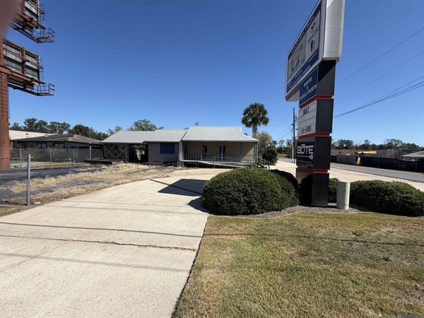 12500 Hwy 44, Gonzales, LA 70737