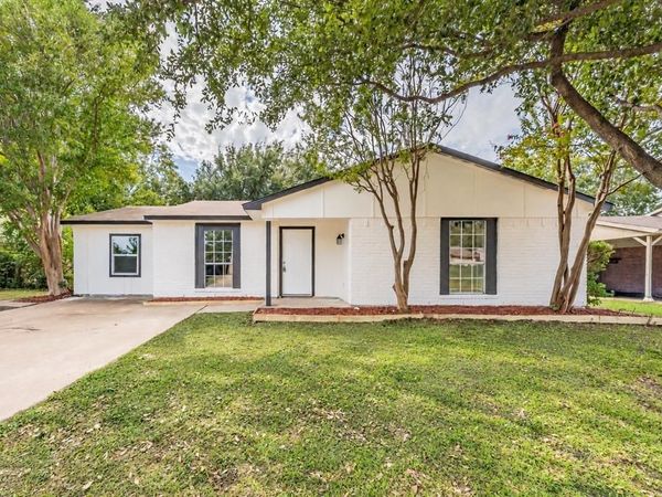 2310 Idlewood Drive , Arlington, TX 76014