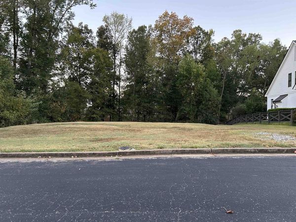 10225 MAPLE RUN DR, Lakeland, TN 38002