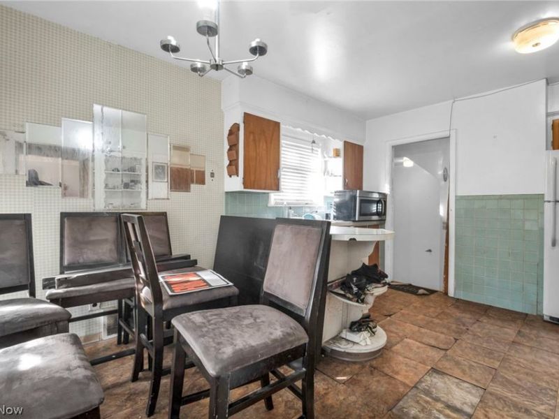 1060 Frederick Boulevard, Akron, OH 44320 Photo 8