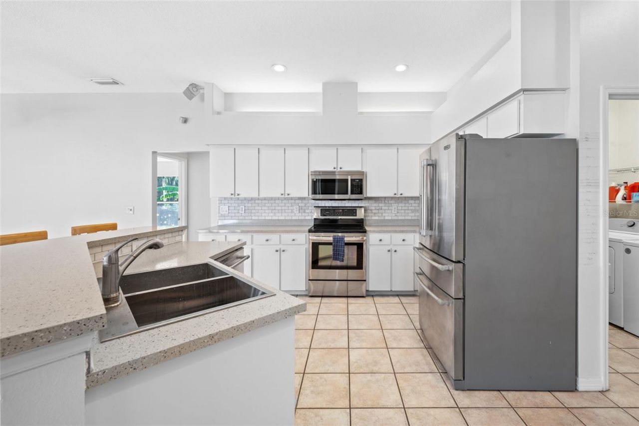 1648 Woodridge Court , Lutz, FL 33559 Photo