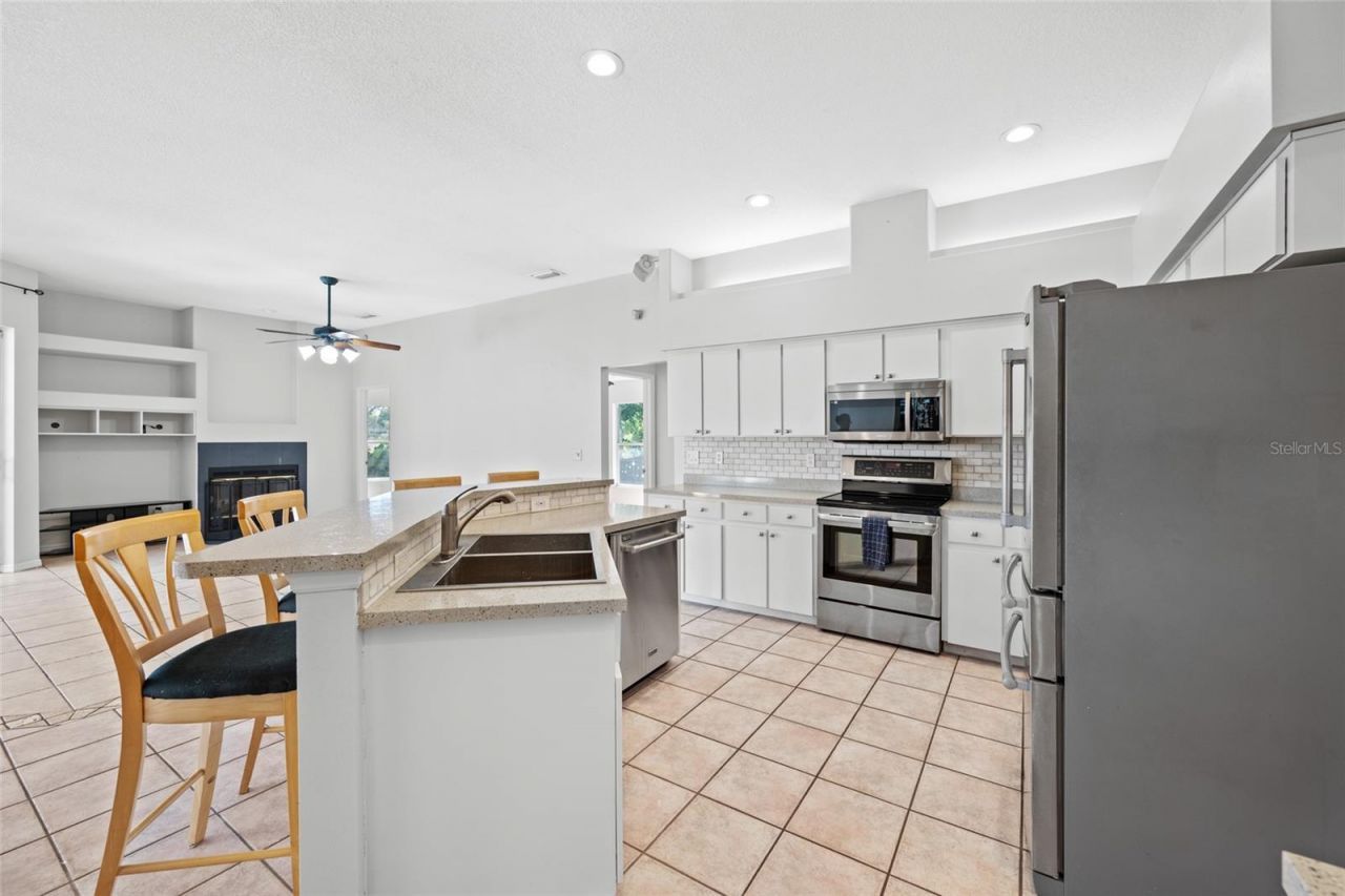 1648 Woodridge Court , Lutz, FL 33559 Photo