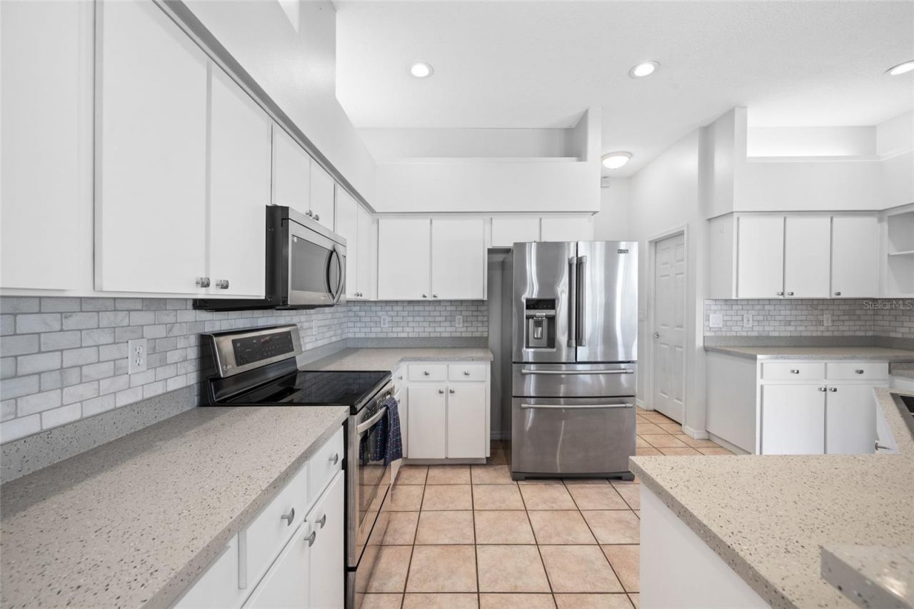 1648 Woodridge Court , Lutz, FL 33559 Photo