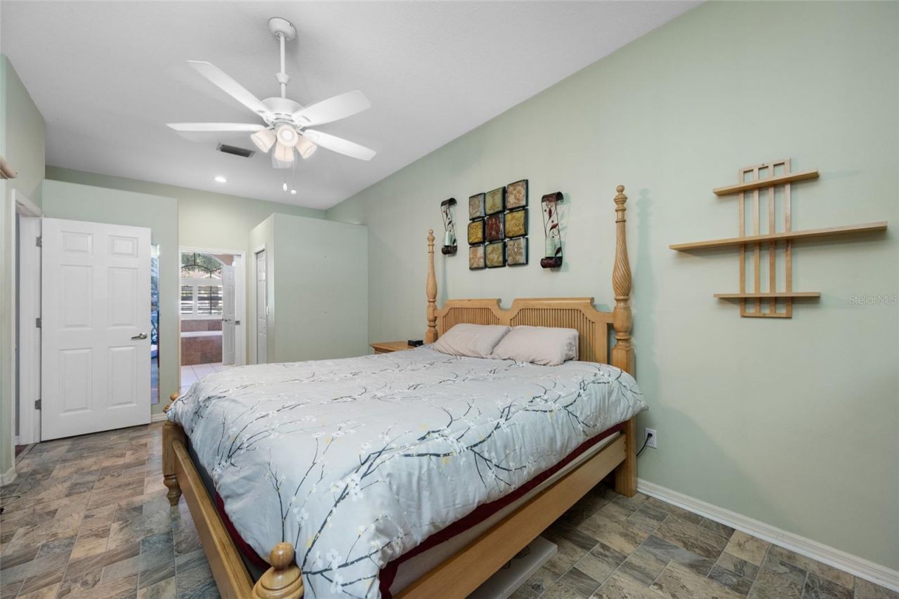 1648 Woodridge Court , Lutz, FL 33559 Photo